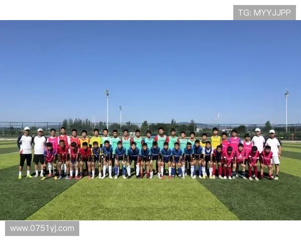 足协举办2012年龄段精英青少年球员大区训练营